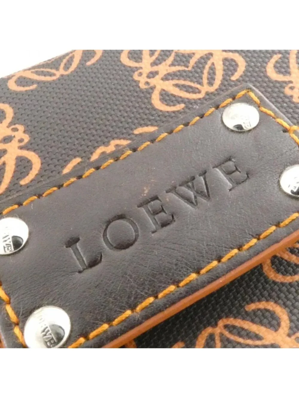 Loewe 104 80 204 Shoulder